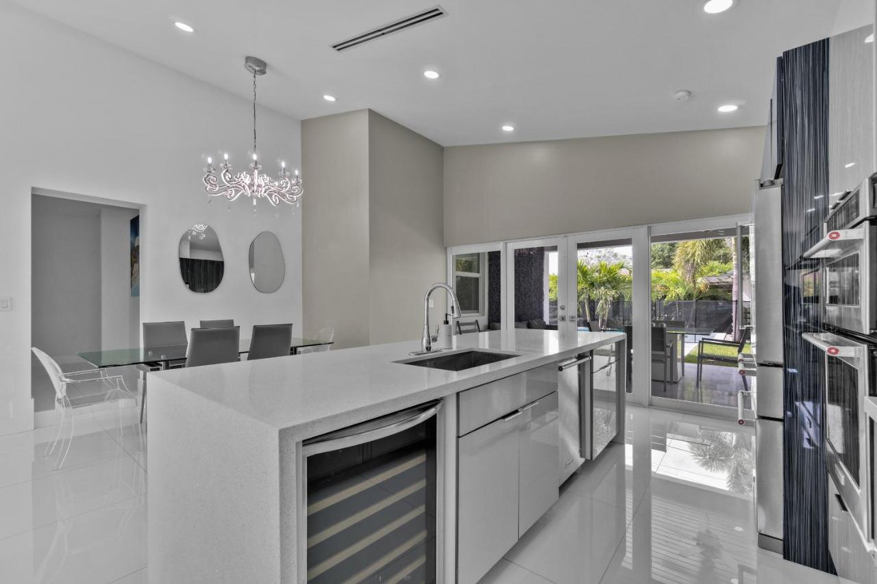 Luxury House 4 Beds Heated Pool W Jaccuzzi Apartment North Bay Village Exterior foto